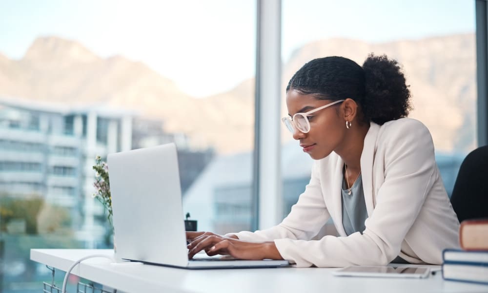 woman writing online content